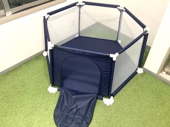 ネクストジムトウキョウ 目黒店(NEXT GYM TOKYO)/内観の雰囲気　ベビーサークル