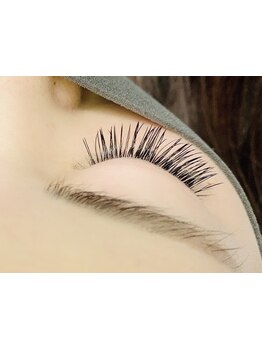 ナチュラル上品な目元にしたい