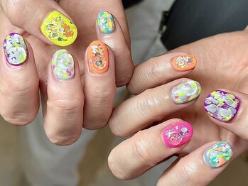 ネオンカラー個性派海外ネイル♪