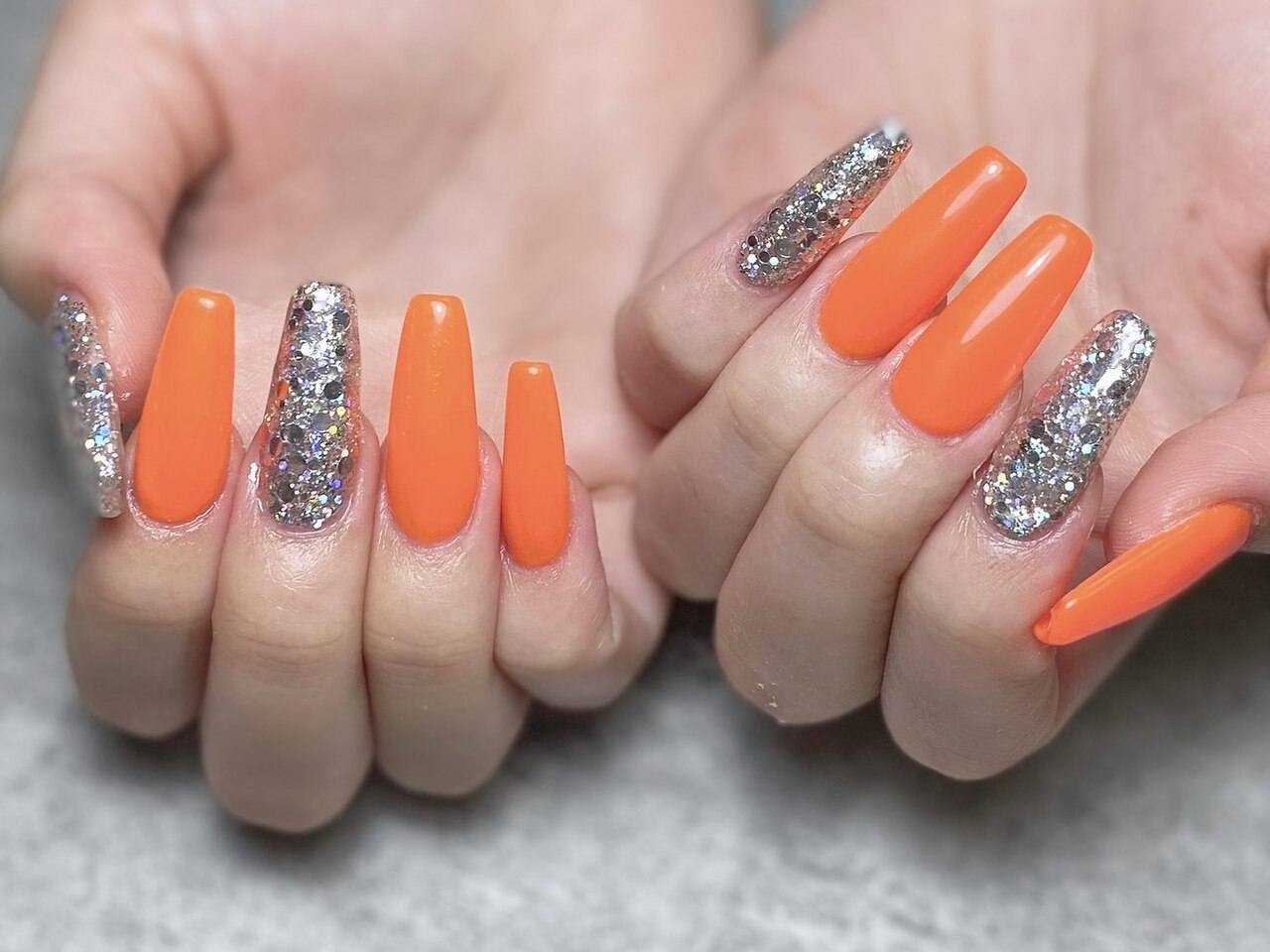 2026年冬トレンド】オレンジ ワンカラーのネイルデザイン集｜人気順