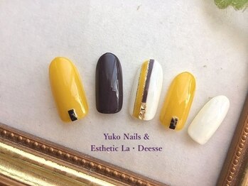 ユウコネイルズアンドエステティック ラ デェス(Yuko Nails & Esthetic La Deesse)/シルバーコース(定額制)¥6500