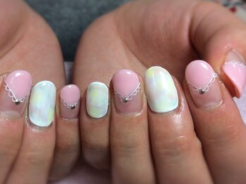 ネイルネイル 南森町店(nailnail)/手描きのレースがポイント♪