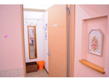 スーパースリムダイエット茅ヶ崎 茅ヶ崎整体院/更衣室へご案内　#茅ヶ崎エステ