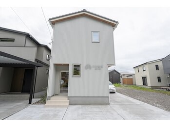 のと整体 金沢本院/専用の駐車場がございます