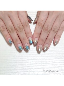 イリゼ(iriser)/ちぐはぐ ニュアンスネイル