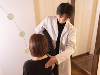 整体院ヒカリノキュウジツ 鹿沼店/肩甲骨を剥がし