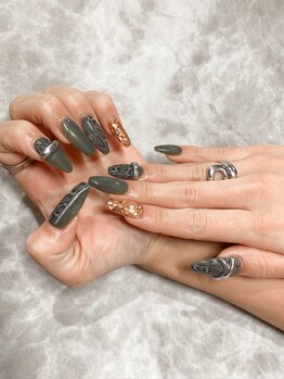 アイピー(I.P)/ヘビ柄デザインネイル*8000円