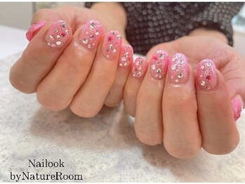 ネイルックバイナチュレルーム(Nailook by Nature Room)/ラメグラデ+ストーン☆