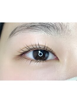 ナチュラル上品な目元にしたい