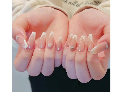 ブラソンネイル(Blossom nail)の写真