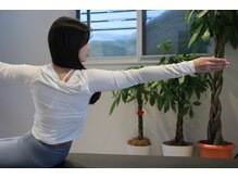 アミラス(AMILUS)/捻りでくびれ作り