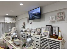 トゥデイネイル(Today.Nail)の雰囲気（キレイな空間でリラックスしながら施術♪携帯充電、TV◎）