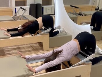 ピラティスエイチプラス(Pilates H Plus)の写真/《パーソナルペア体験レッスン♪》友達・カップル大歓迎◎マシンピラティスで美姿勢/首肩こり/腰痛改善★