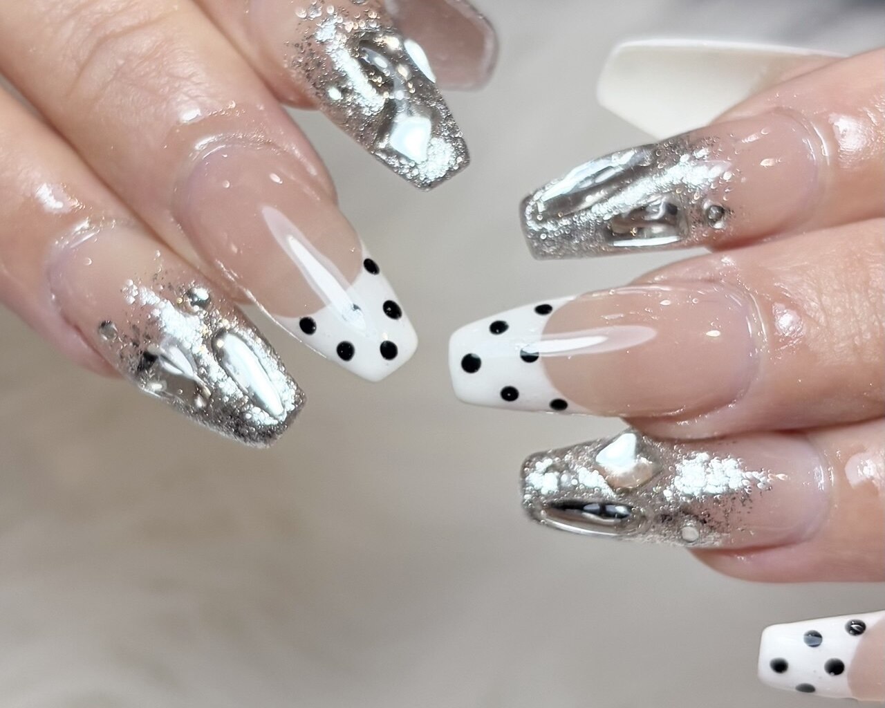 ネイルチップ チップオーバーレイ フレンチネイル ドット柄 18点セット 2025年秋トレンド】ドットフレンチのネイルデザイン集｜人気順｜2ページ目