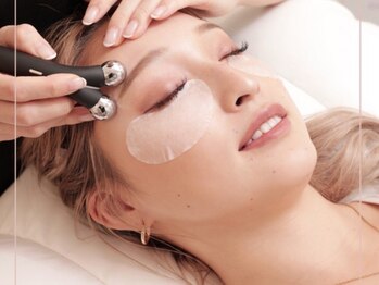 ヒロギンザ 六本木店(HIRO GINZA)の写真/【マンハッタンピーリフト】“土台”にアプローチする新感覚のリフトケア◎年齢を感じさせないお肌へ♪