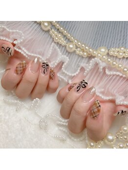 アイカ(Aika)/チェックリボン秋ネイル