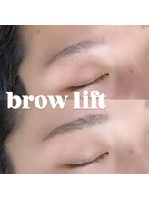 ユウアイラッシュ(uuu.eyelash)/ブロウリフト