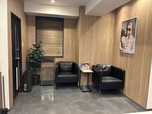 アールビーエル プロデュースド バイ ローランド 錦糸町店(RBL PRODUCED BY ROLAND)/待合