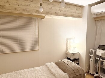 メンズ脱毛＆ヘッドスパ MEN'S with Lilina. 新横浜［ヒゲ脱毛/全身脱毛/VIO脱毛］/自然や木の温もりに癒される