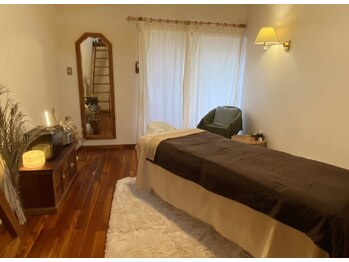 リュミエール デスポワール(lumiere d'espoir)/サロン内