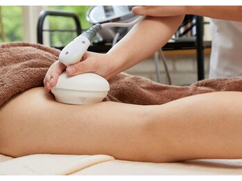 アディッシモ(addissimo)の写真/結果重視の方に☆美脚キャビテーション♪気になる冷え&むくみも解消でスッキリ軽い足に♪【天神駅近く】