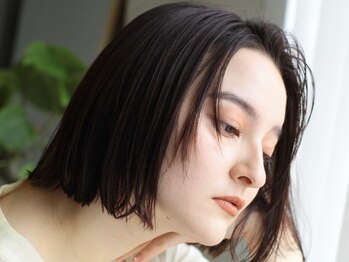 スー 梅田(suu)/横顔が自信に