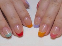 ミーナネイル(miinanail)/カラフルスクエアフレンチネイル