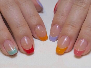 ミーナネイル(miinanail)/カラフルスクエアフレンチネイル