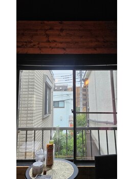 ミホズルーム(Miho‘s room)/2Fの窓について