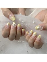 リッシュ ドゥ(RICHE deux)/レモンイエロー華やかネイル