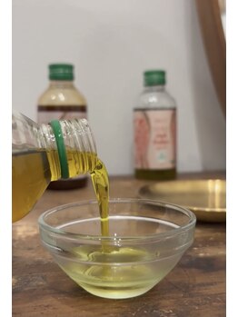 スリーク(threek)の写真/「今の状態に合わせて選ぶオイル」とアーユルヴェーダフェイシャルで、ホウレイ線・たるみケアをリセット♪