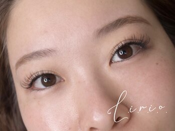 リリオ(Lirio.)の写真/モチがよくて取れにくいから人気！LEDマツエク(フラットラッシュ)90本6100円ボリュームラッシュ90束7400円