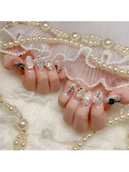 アイカ(Aika)/ゴスロリ系可愛いネイル