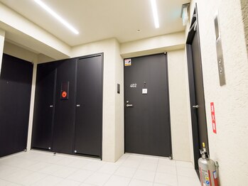 シファ(Sifa)/エレベータ降りて右側です ^ ^