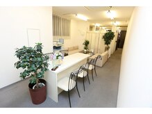 ドクタースマイル バイ カラダカイカク 本通り店(Dr.Smile)/お店の内観/サロン内/整体
