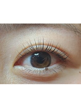 ナチュラル上品な目元にしたい