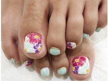 ミーナネイル(miinanail)/カラフルフラワーフットネイル