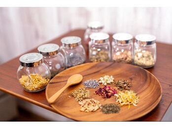 ペンナヌウク(penna nuuc)/ハーブのよみとり