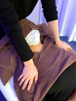 ココン(cocon)/デコルテもみほぐし♪