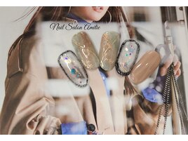 nuance green ×mirror