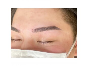 ビューステージ アイブロウサロン 松山/キリッとストレートアーチ眉