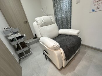 エヌプラスアイラッシュサロン(n plus eyelash salon)の写真/【完全個室】人の目が気にならないリラックス空間で施術が受けられる♪[福島市/森合/学割U24]