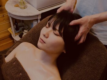 サロンシュシュ/ヘッドスパ+マッサージ+小顔