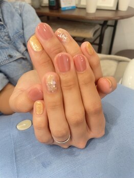 プラスエムネイル(+plus M nail)/シンプルシェルキラデザイン◎