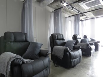 クレセント 武蔵小山(Crescent)/席の間隔も広々取っています！