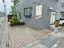 エス ラボ ブライトラウンジ(es LABO Bright Lounge)の雰囲気（駐車場はこちらです♪）