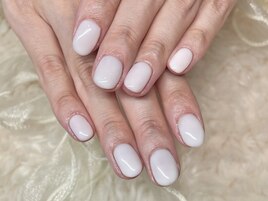 ホワイトネイル　担当Aoi