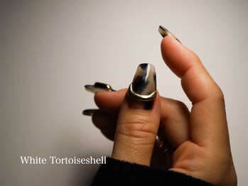 ネイル トモダ(nail Tomoda)/Whiteべっ甲