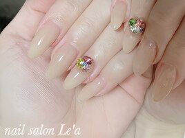 ワンカラー × ビジュー