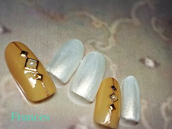 フランセス(Frances)/スクエアスタッズ&パール